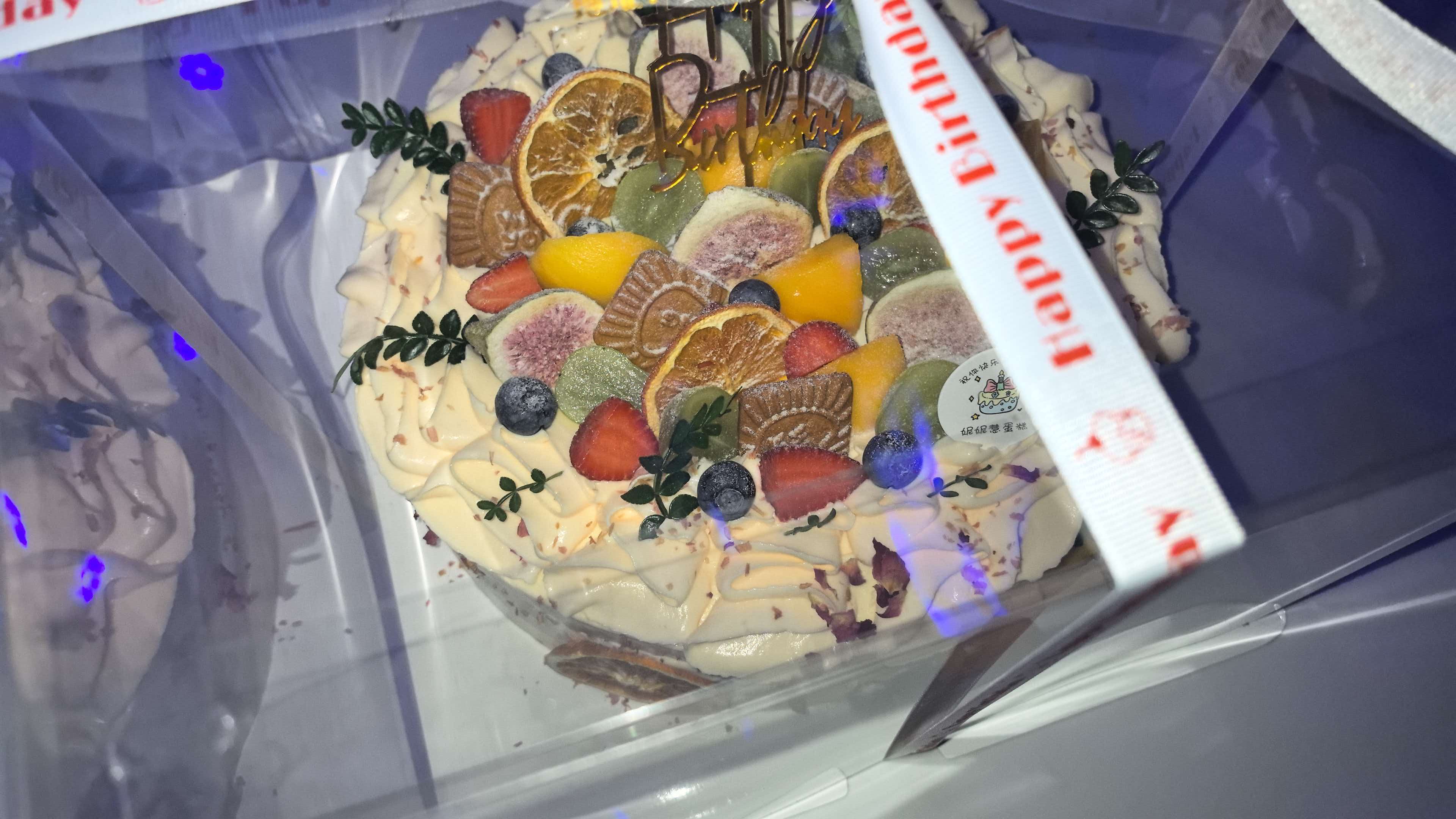 水果奶油生日蛋糕近照